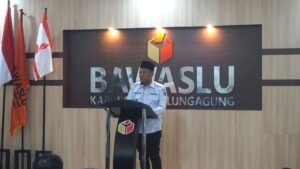 Wabup Gatut Sunu Resmikan Ruang Sidang Baru Bawaslu Tulungagung