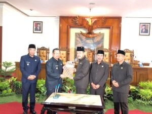 Pemerintah Daerah dan DPRD Kabupaten Tulungagung setujui 3 Ranperda menjadi Perda