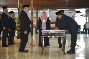 Ratusan Pejabat Administrator dan Pengawas Dilantik Bakal Tempati Tiga Dinas Baru