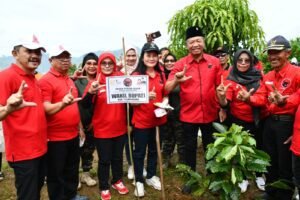 Peringati HUT ke-50 PDIP, Bupati Maryoto Hadiri Pekan Penghijauan