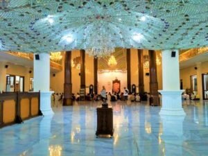 Megah! Masjid Agung Darussalam Bojonegoro Berhiaskan Gemerlap Berlian