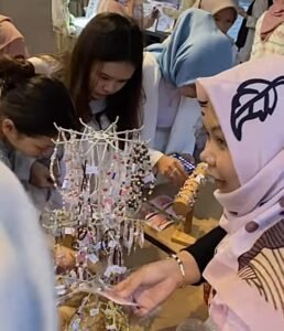 “Punya Chingu” Punya Gawe Workshop Meronce serta Pameran UMKM Dalam Event Mangu’s Day