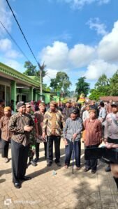 Kemeriahan Upacara Ulur-ulur Telaga Rawa Bening Tulungagung