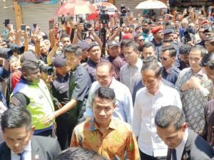 Presiden Jokowi Disambut Hangat Pekerja Migran Indonesia di Malaysia