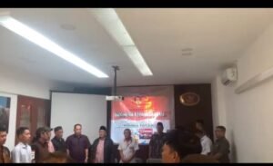 Ijazah Berangkat Haji untuk Peserta Rakerwil IMO Jawa Timur dari KH. Romadhon
