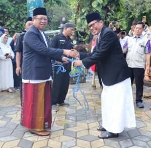 Bupati Sholat Idul Adha 1444 di Masjid Agung Al Munawar