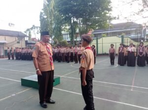 SMP Negeri 6 Tulungagung Kenalkan Gerakan Pramuka pada Siswa