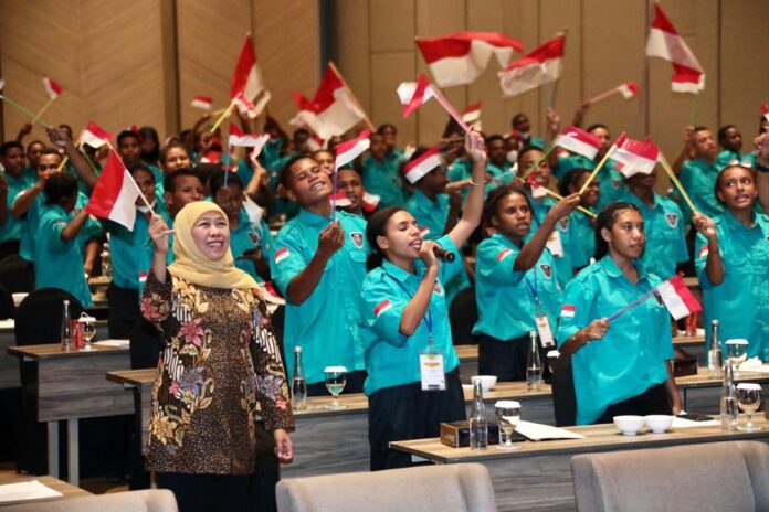 155 Siswa Papua Sekolah di SMA/SMK Jatim Lewat Program ADEM, Gubernur Khofifah: Wujudkan Cita-Cita dengan Belajar Giat di Jawa Timur