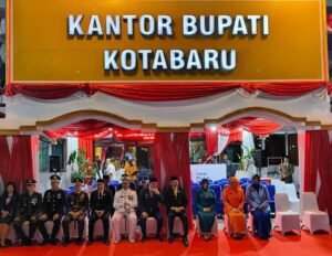 Bupati Kotabaru dan Forkompimda Mengikuti Upacara Taptu dan Pawa Obor