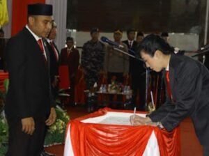 Ketua DPRD Kotabaru Resmi Hentikan dan Angkat 1 PAW