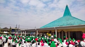 MINU Bojonegoro Rayakan Harlah ke-71 dengan Gema Shalawat dan Pelepasan 1000 Balon