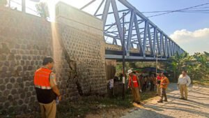 Warga Khawatir, Fondasi Jembatan Kaliketek Bojonegoro-Tuban Retak