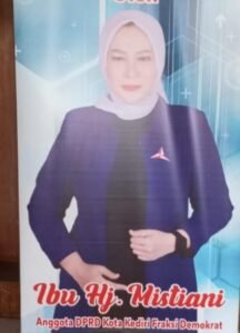 DPC Partai Demokrat Kota Kediri Tegak Lurus Keatas.