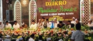 Para Perindu Rasul Semalam Suntuk Dzikro Maulidur di Pesantren Al Azhaar Krapyak Mayong