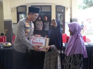 Kepedulian Kapolres Ponorogo pada  Santri dan Warga Pulung Diapresiasi Pengasuh Ponpes Ainun Ulum
