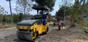 Dinas PU Gencar Perbaiki Beberapa Titik Jalan di Kabupaten Malang