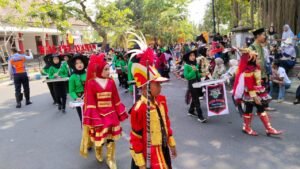 MI Al- Falah Tulungagung Meriahkan Santri Tulungagung Culture Carnival 2023