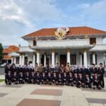 Gubernur Jatim Lepas Santri Penerima Beasiswa ke Al Azhar Mesir