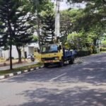 Tim Fasjal Perbaiki Penerangan Jalan di Sepanjang Jalibar