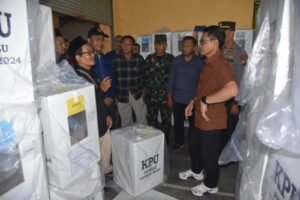 Pj Bupati Tulungagung Tinjau Pendistribusian Logistik Pemilu di 3 Kecamatan