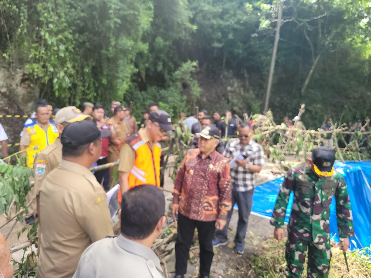 Jalur Rajekwesi Kalipare – Donomulyo Malang Longsor, Pemkab Malang Berrgerak Cepat.