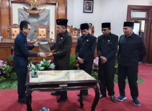 DPRD Tulungagung Setujui Ranperda Pencabutan Perda Usaha Perindustrian dan Perdagangan