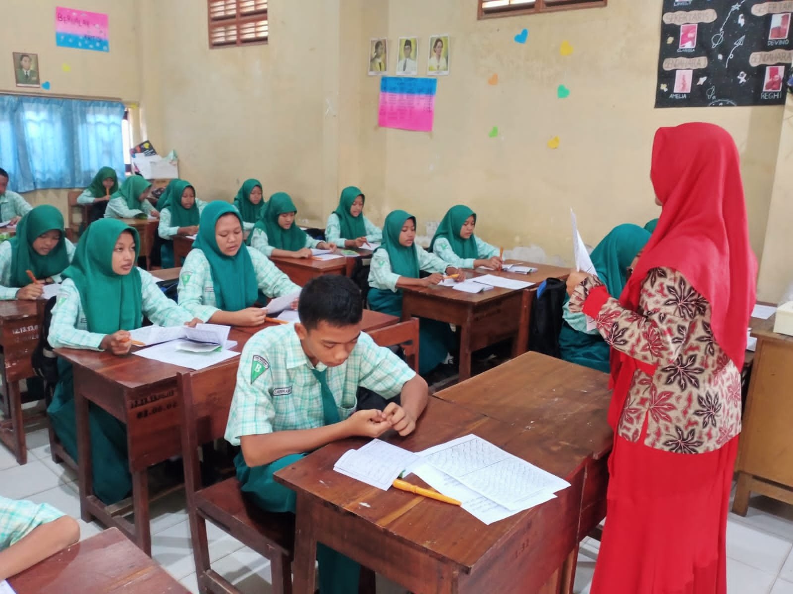 Semarak Hari Pendidikan Nasional, SMPN 3 Kedungwaru Rayakan dengan Prestasi dan Merdeka Belajar”