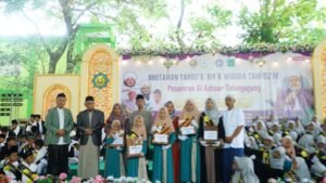 Generasi Qur’ani: Wisuda Tahfidz Al Azhaar Tulungagung, Anugerah Terindah bagi Orang Tua