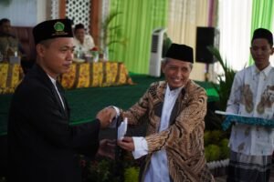 Yabika Tuban Berikan Sepeda Motor untuk Kepala SD dan MA Saat Rayakan Milad Ke-24