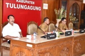 Upaya Pengendalian Inflasi 2024, Pj. Bupati Ikuti Rakor Strategis  Tulungagung Secara Daring