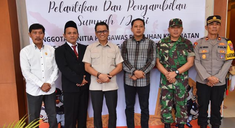 Pj Bupati Tulungagung Hadiri Pelantikan Panwascam Kabupaten Tulungagung 2024