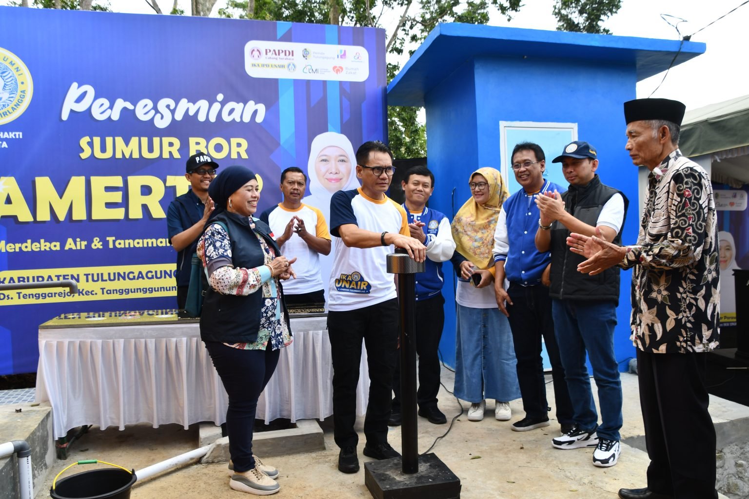 Pj Bupati Tulungagung Meresmikan Sumur Bor “AMERTA” (Aksi Merdeka Air dan Tanaman untuk Alam), Kepada Warga Desa Tenggarejo Tanggunggunung Tulungagung,