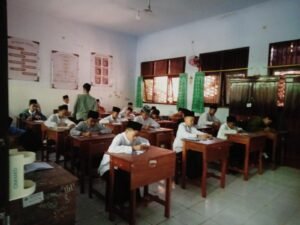 MPLS & Outbound di SMP Islam Al Azhaar Tulungagung