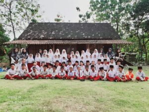 Dibalik Kesederhanaan, Sekolah Al Haromain Bladeg, Luhurkan Budi Pekerti Generasi Muda