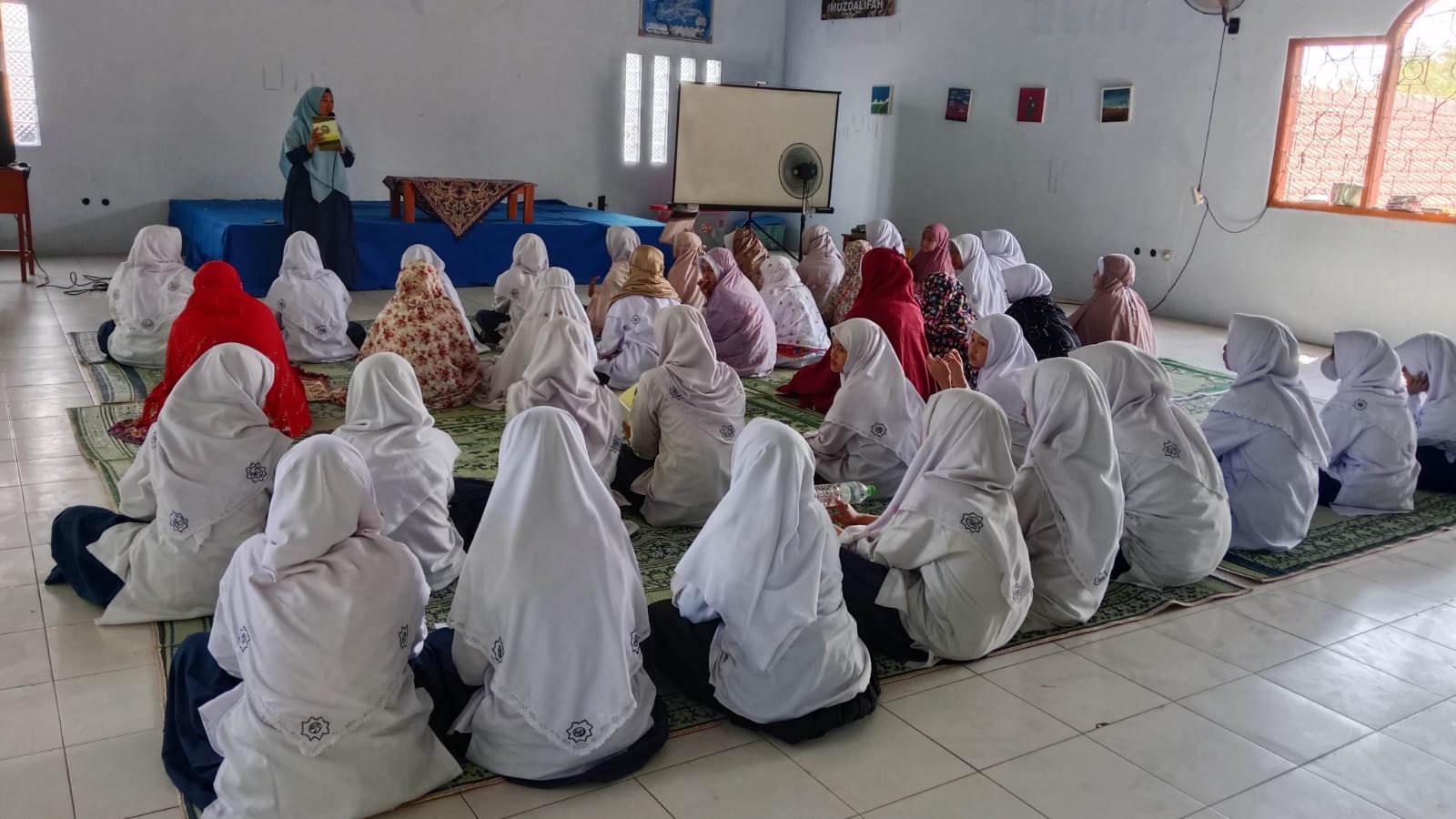 Santri Al Azhaar Tulungagung dan Semangat Literasi Kitab Klasik