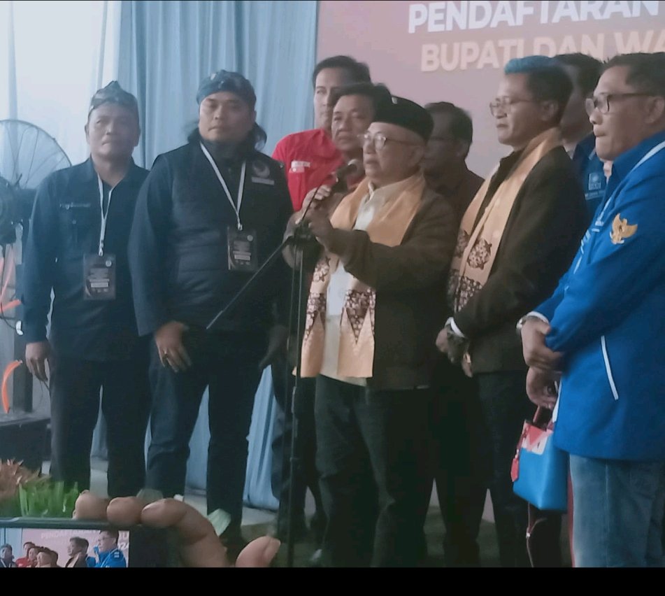 Duet Riyanto – Kaji Beky Daftar di KPU Kabupaten Blitar