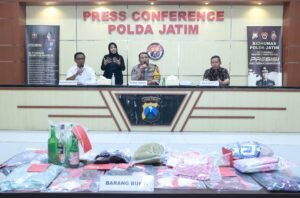 Ditreskrimum Polda Jatim Amankan 12 Orang Diduga Terlibat Pesta Sex di Kota Batu