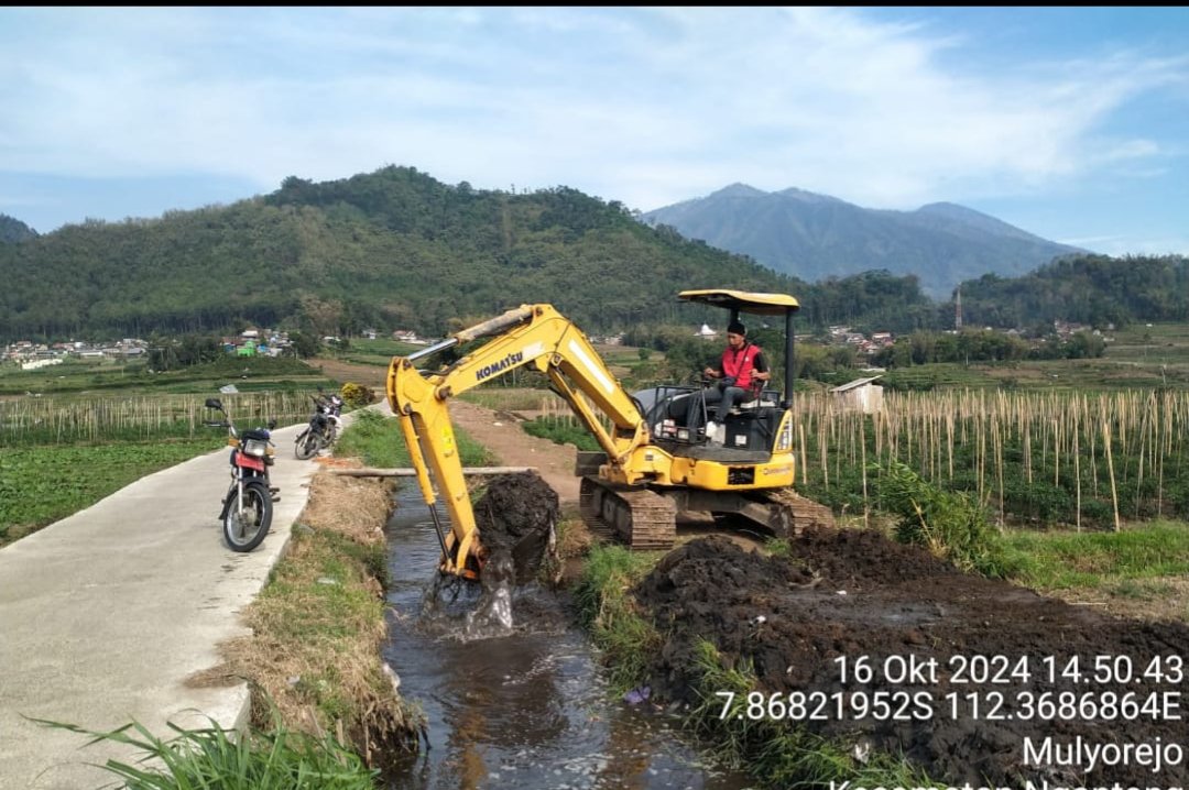 Dinas PUSDA Malang Normalisasi Saluran Batang di Desa Mulyorejo, Kecamatan Ngantang