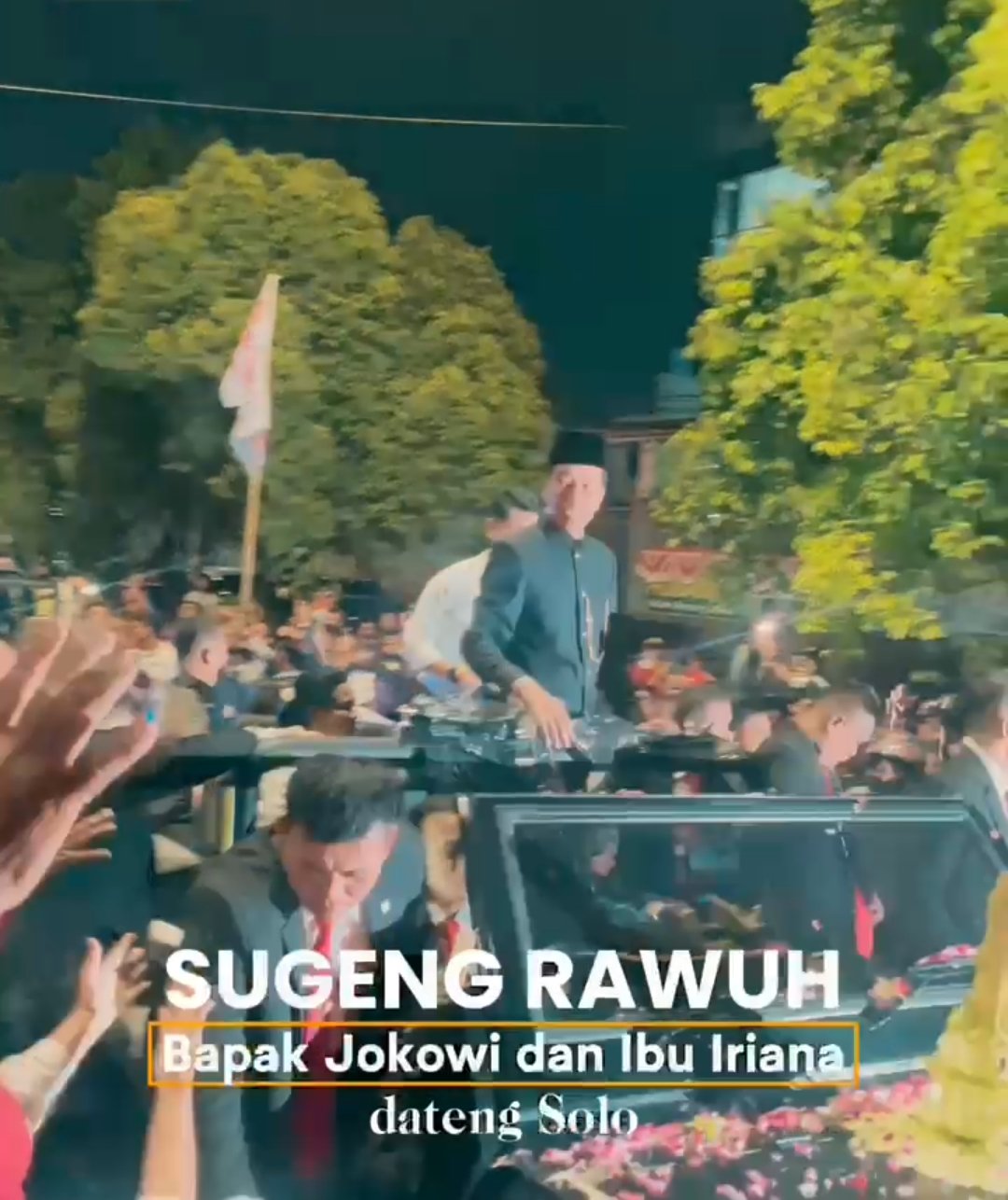 Warga Solo Sambut Hangat Kedatangan Pak Jokowi dan Ibu Iriana