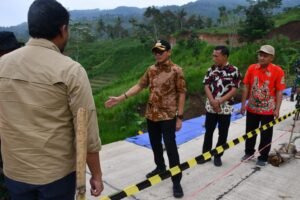 Pj Bupati Tulungagung Tinjau Lokasi Bencana Tanah Longsor