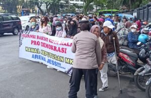 Polresta Malang Kota Berikan Layanan Pengawalan Aksi Unjuk Rasa dengan Humanis