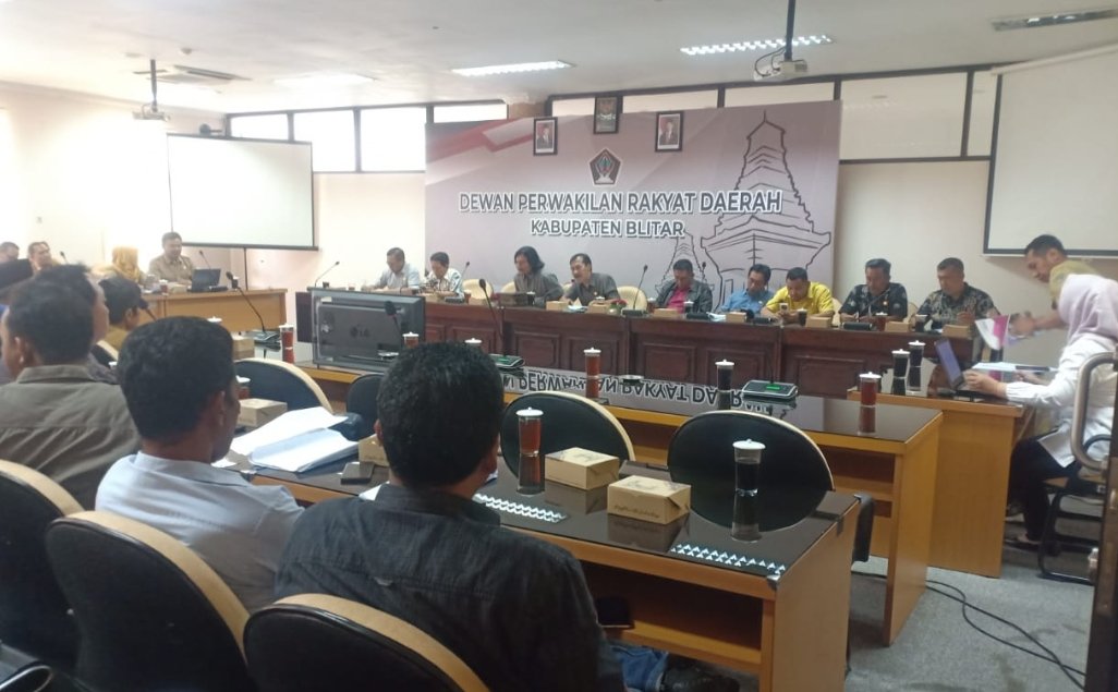 Komisi I DPRD Blitar Hearing denganOPD dan FKBP Bahas Rekrutmen Perangkat Desa