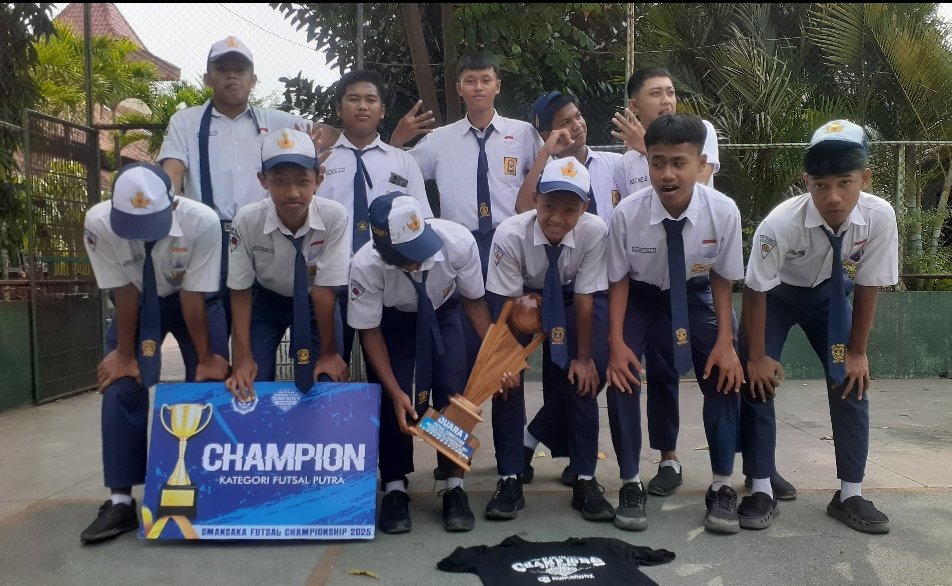 SMPN 1 Ngunut Juara Futsal Skala Regional