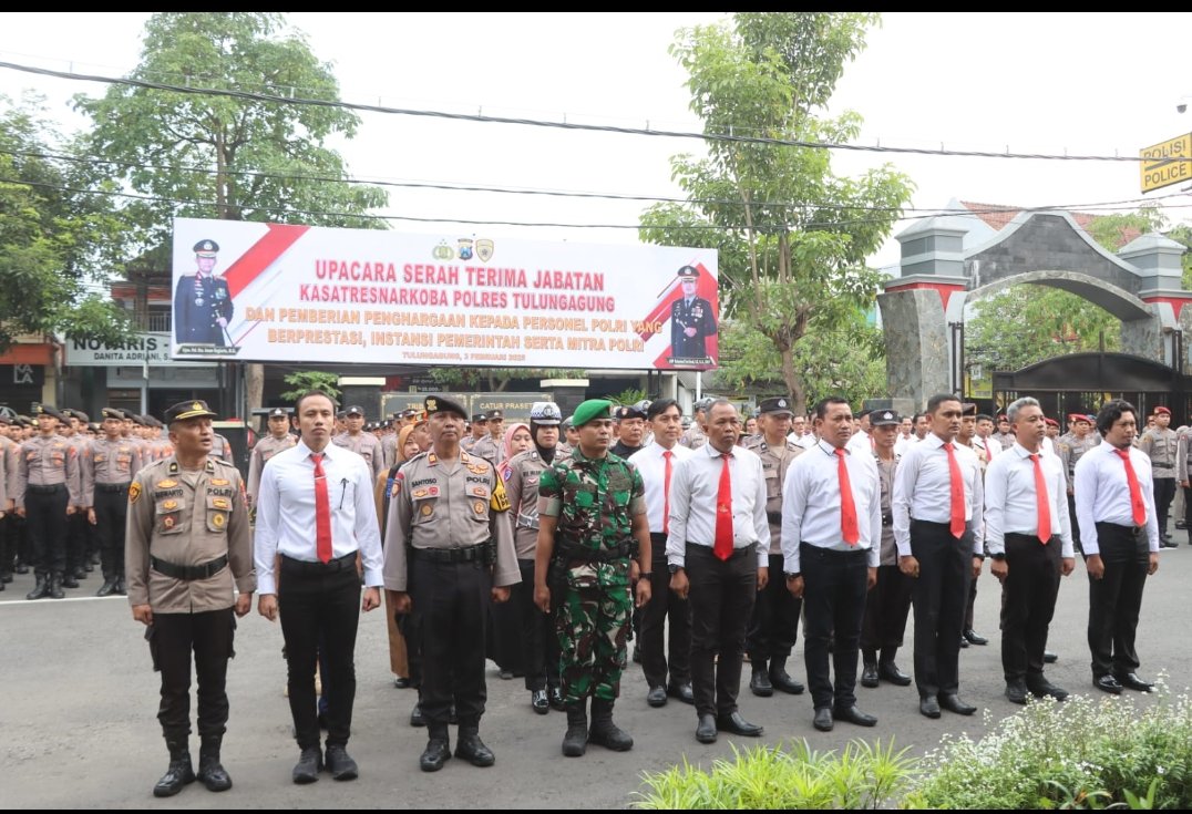 Kapolres Tulungagung Pimpin Penganugerahan 878 Penghargaan untuk Personel dan Mitra Berprestasi