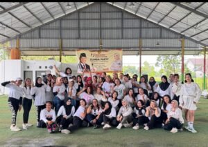 Party HUT Gerindra Ke-17, Heni Retna Meriahkan dengan  Zumba
