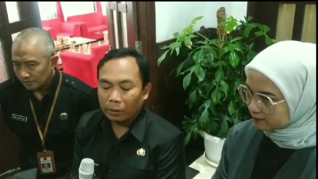 Wakil Wali Kota Malang Bersama DPRD Kota Malang Bahas Empat Raperda