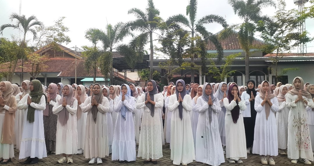 SMKN 1 Boyolangu Gelar Serangkaian Kegiatan Religi Sambut Ramadhan 1446 H/2025