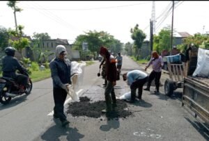 Perbaikan Jalan Campurdarat – Sodo sepanjang 3 KM, Dinas PUPR Tulungagung Fokus Tingkatkan Infrastruktur