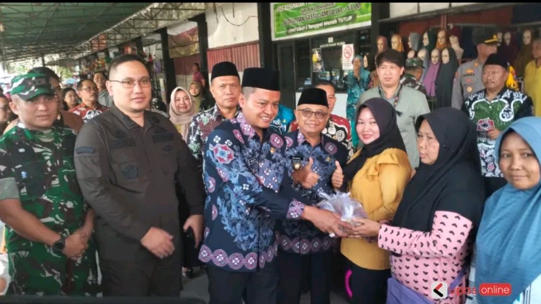 Jaga Stabilitas Jelang Ramadan, Pemkab Blitar Gelar Operasi Pasar di Wlingi