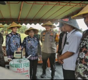 Kapolres Blitar, Bupati, dan Forkopimda Gelar Panen Raya untuk Sejahterakan Petani